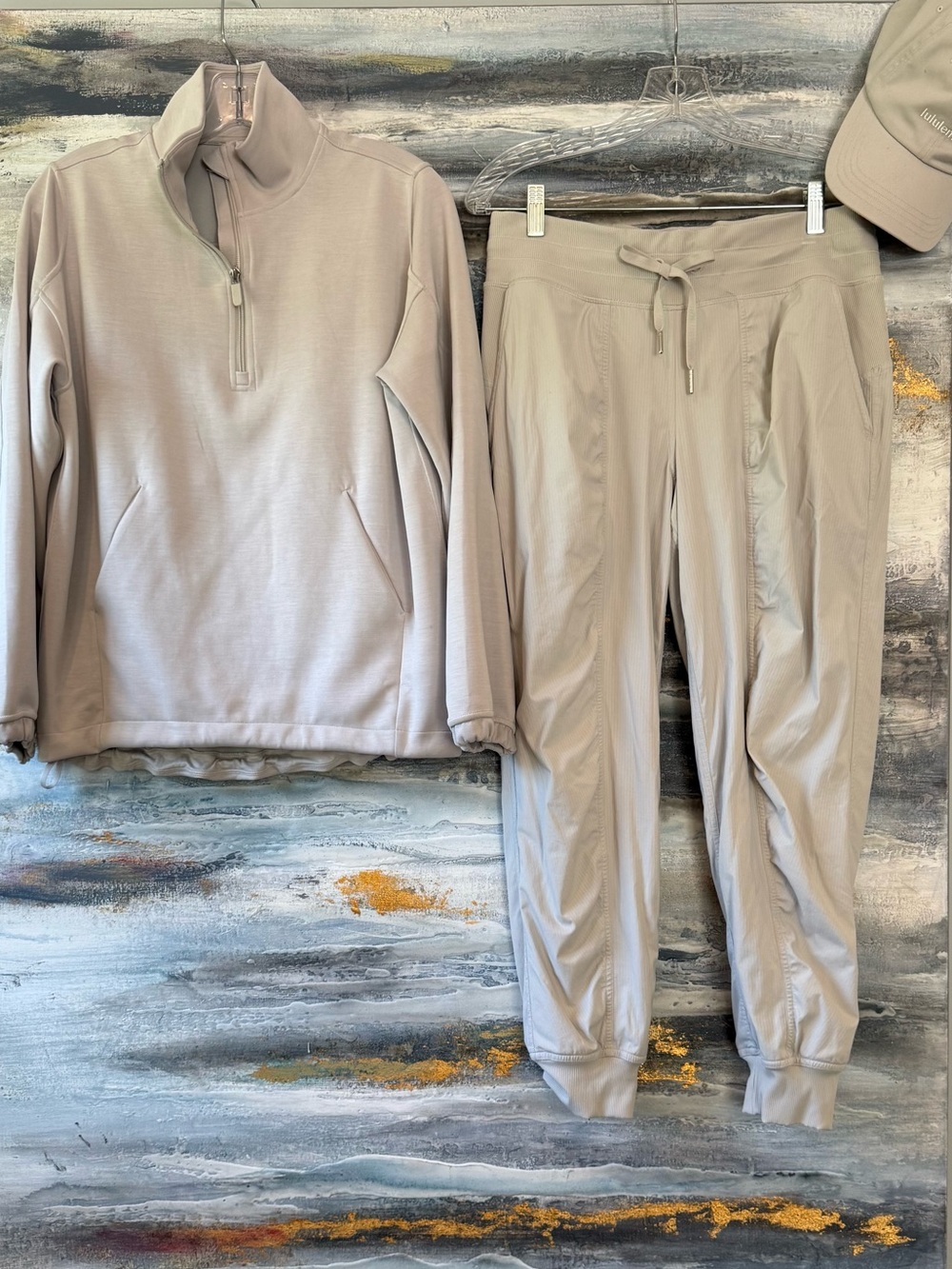 lululemon DOVE GREY Softstream Half Zip and DOVE GREY 7/8L Dance Studio Jogger